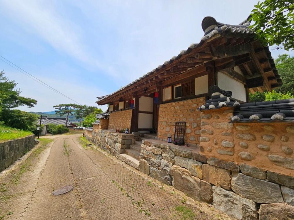 Hamyang Namgye Ilodang Hanok Stay חדר תמונה