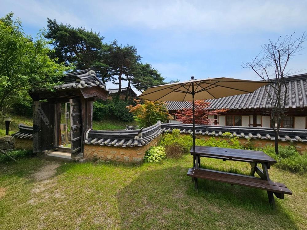 Hamyang Namgye Ilodang Hanok Stay חדר תמונה